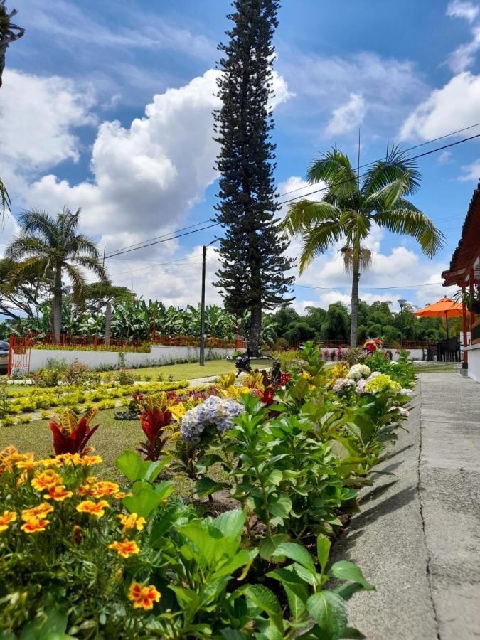 Hotel Campestre La Floresta Puerto Espejo 外观 照片
