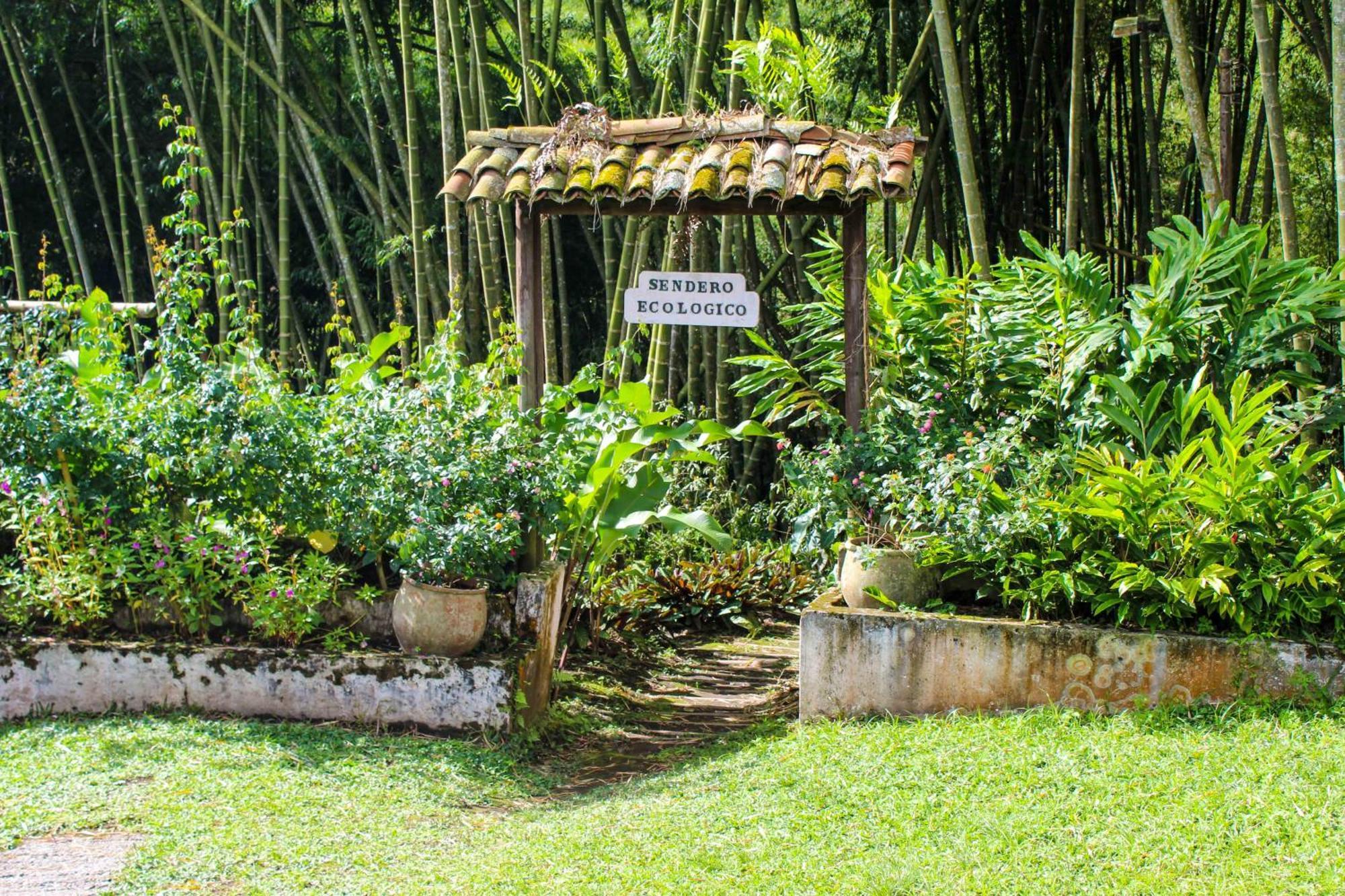 Hotel Campestre La Floresta Puerto Espejo 外观 照片