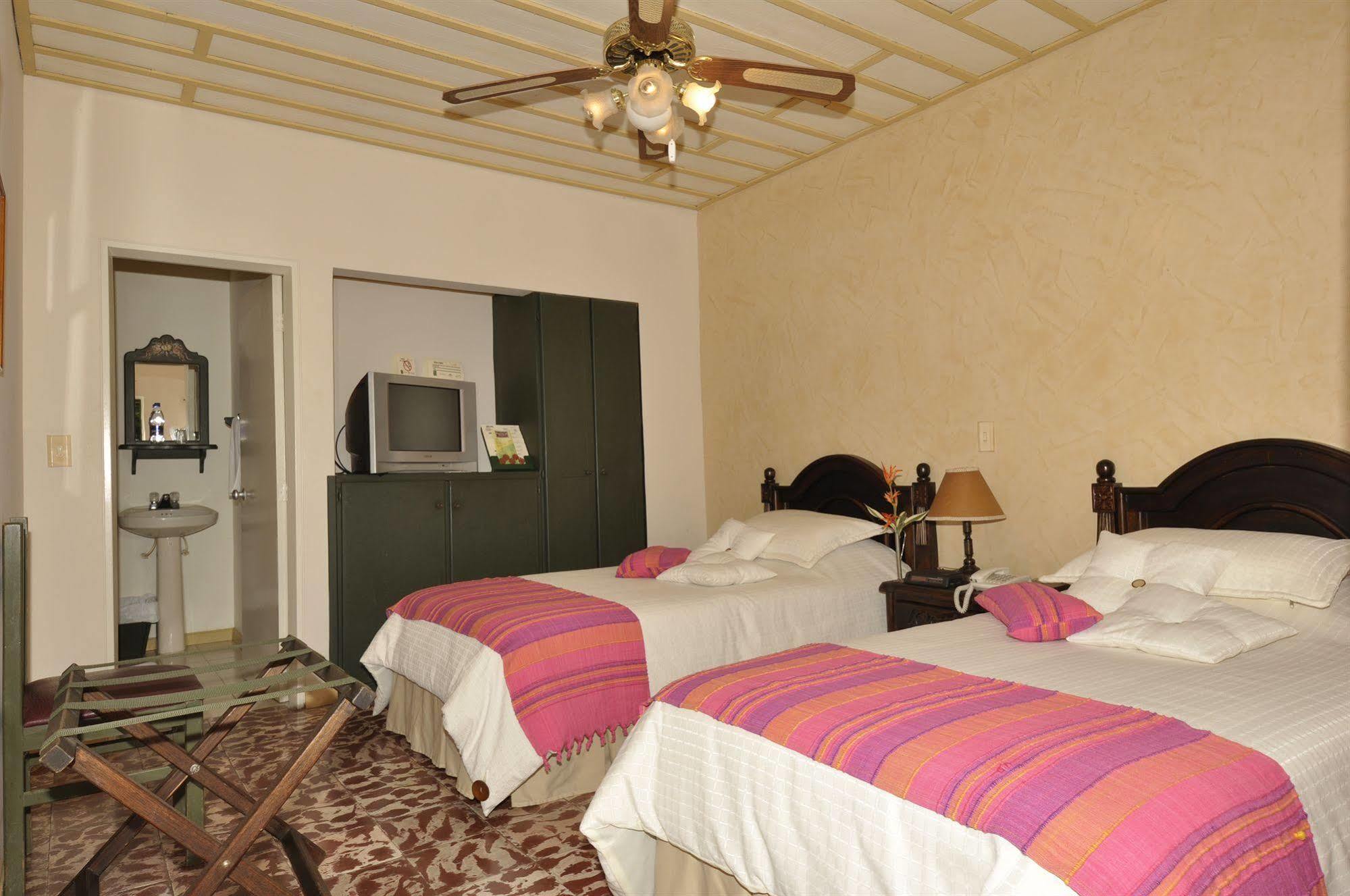 Hotel Campestre La Floresta Puerto Espejo 外观 照片